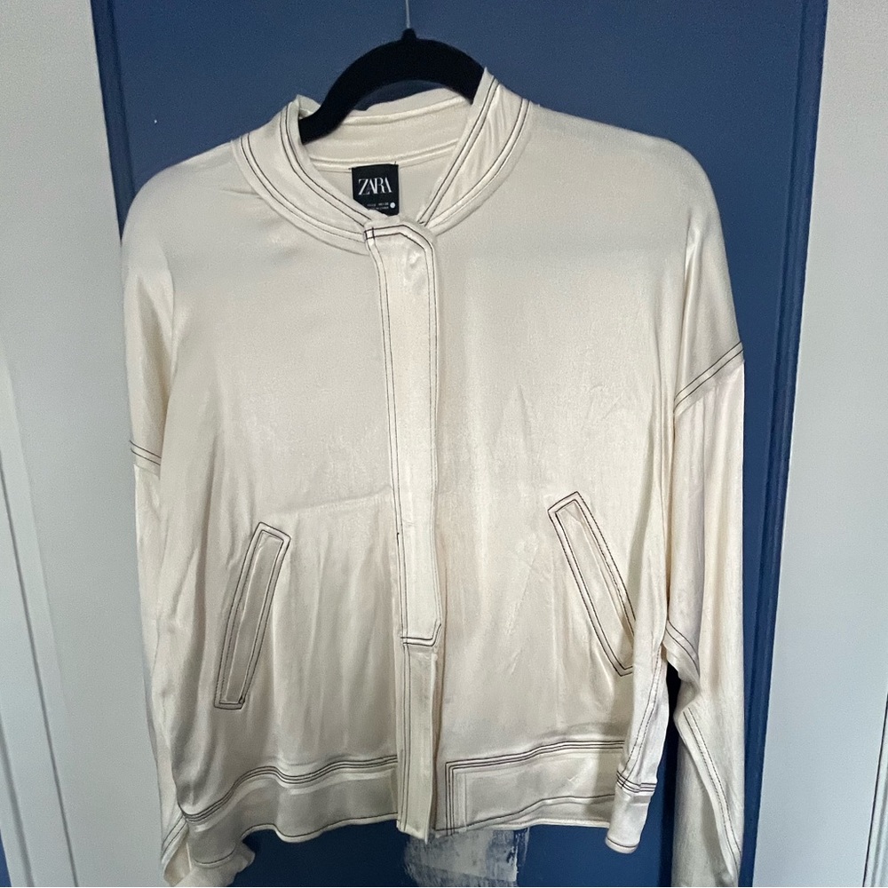 Zara NWOT lightweight jacket ivory faux silk long sleeve contemporary
